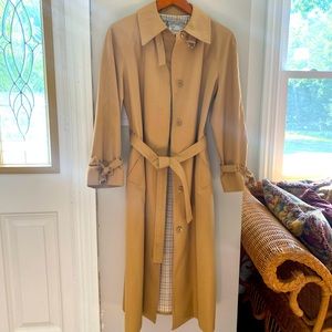 Vintage London Fog Maincoats Weatherwear of Distinction - khaki size 12 regular